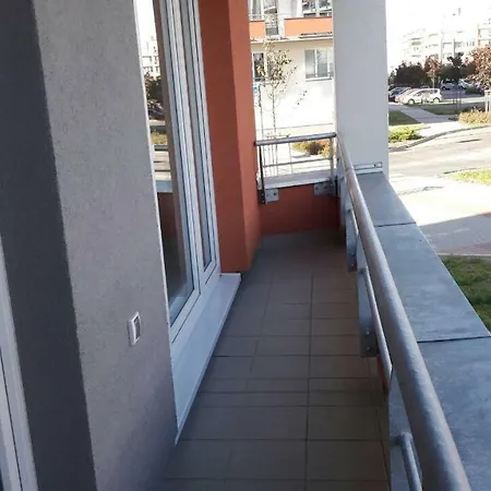 H+ Apartman Letiste Lejlighed *