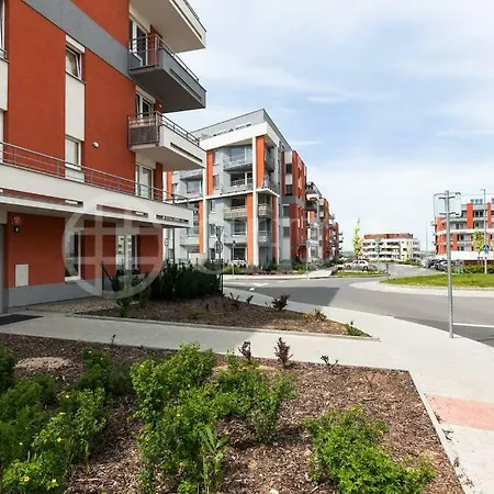 H+ Apartman Letiste * Prag